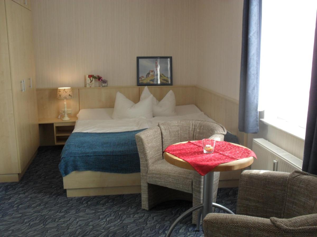 Hotel-Pension Zur Mole Wiek auf Rügen Dış mekan fotoğraf