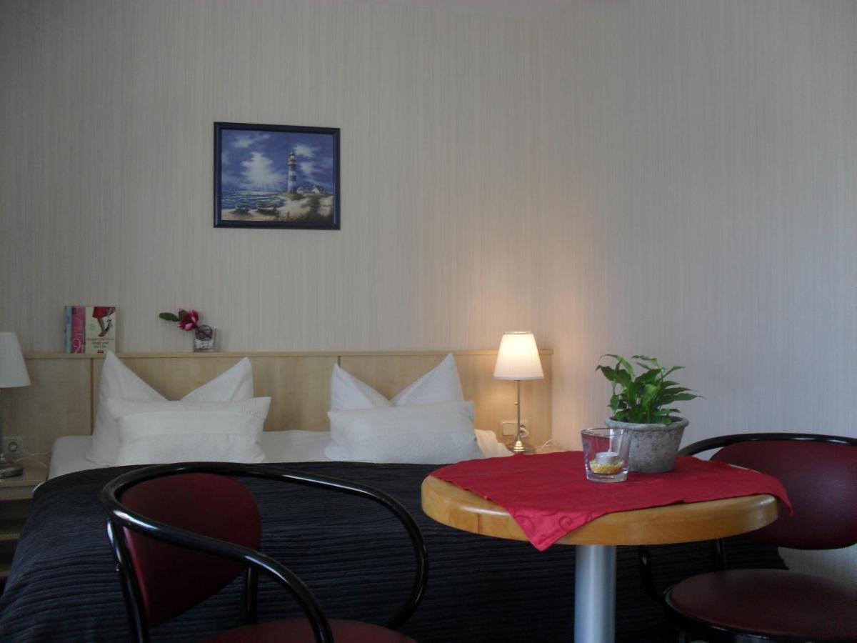 Hotel-Pension Zur Mole Wiek auf Rügen Dış mekan fotoğraf